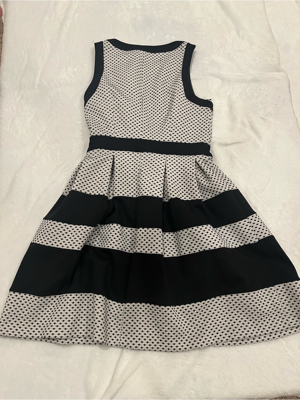 ELLE Black & White Polka Dot Fit & Flare Dress - Size 2 - Picture 2 of 7